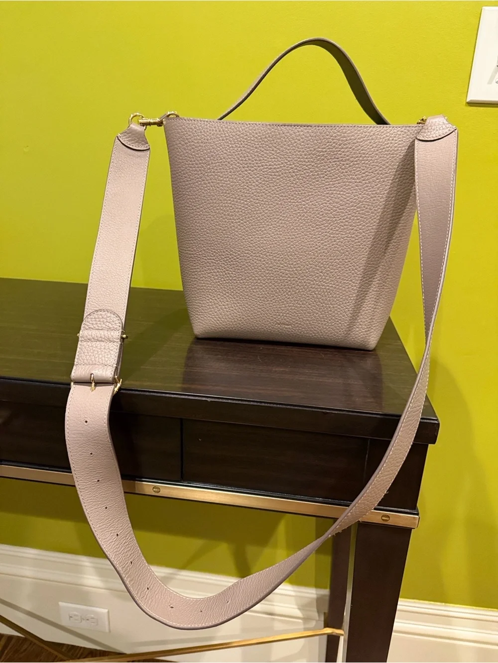 Cuyana Linea Bucket Bag - Taupe Gray